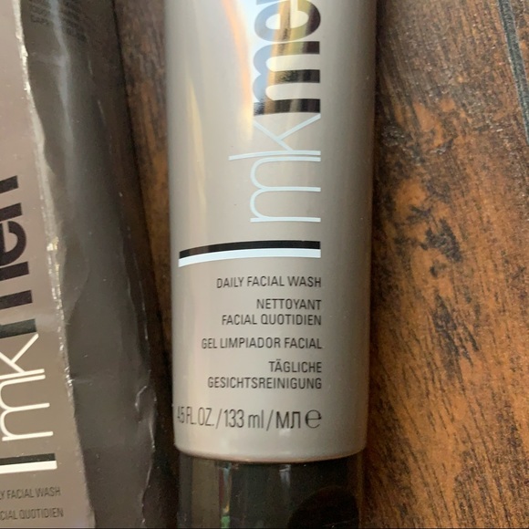 Men Daily Facial Wash, cleanser, face soap, Mary Kay - Picture 6 of 7